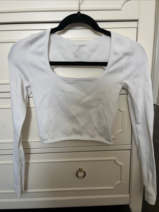 Tops - White Ribbed Long-Sleeve Scoop Crop Top - Women's
